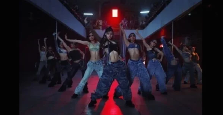 Video 'Rockstar' Lisa BLACKPINK Ditonton 2 Juta Kali dalam 1 Jam